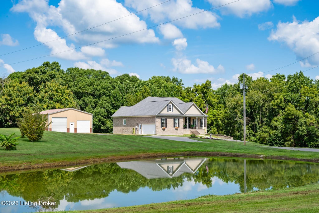 Photo of 401 Old Mammoth Cave Rd, Cave City, KY 42127 (MLS # 1725022)
