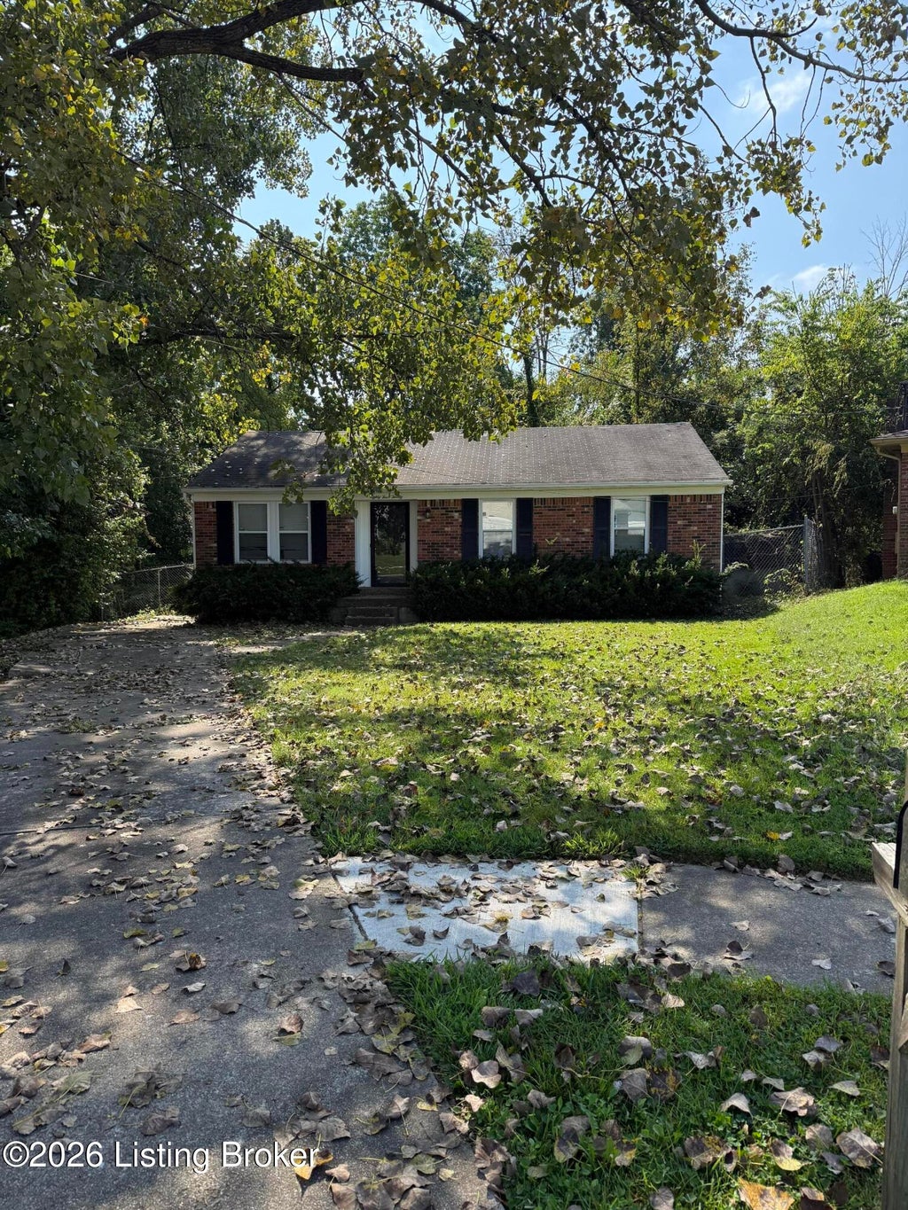 Photo of 8420 Damascus Cir, Louisville, KY 40228 (MLS # 1727837)