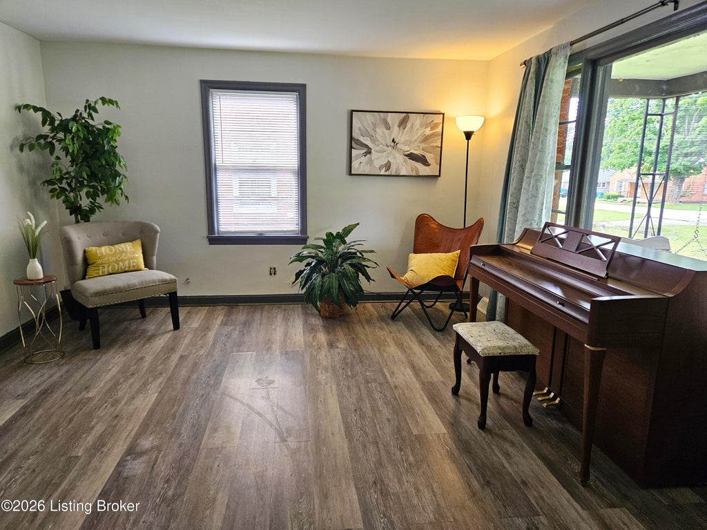 Photo of 10714 June Dr, Fairdale, KY 40118 (MLS # 1728996)