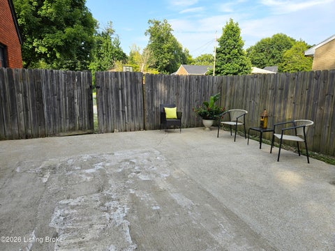 Tiny photo for 10714 June Dr, Fairdale, KY 40118 (MLS # 1728996)