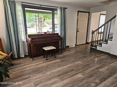 Tiny photo for 10714 June Dr, Fairdale, KY 40118 (MLS # 1728996)