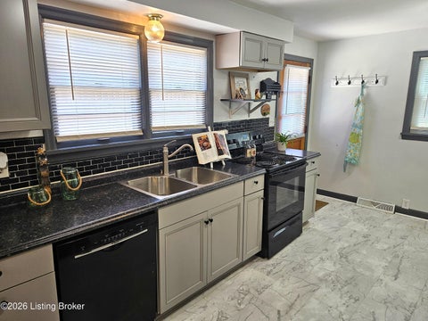 Tiny photo for 10714 June Dr, Fairdale, KY 40118 (MLS # 1728996)
