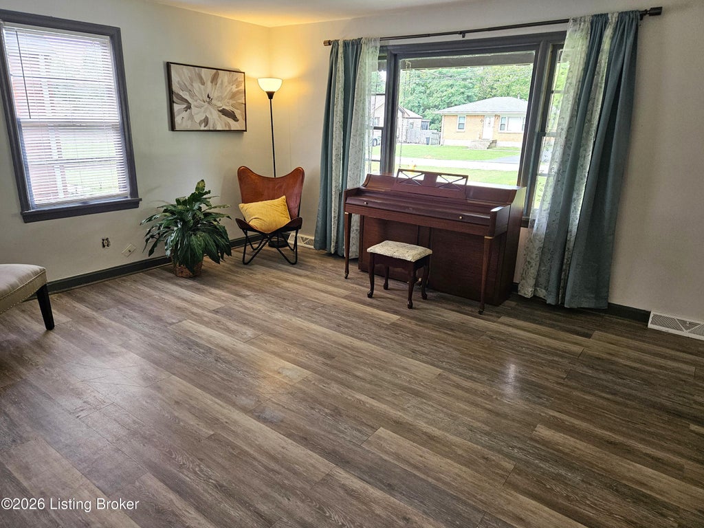 Photo of 10714 June Dr, Fairdale, KY 40118 (MLS # 1728996)