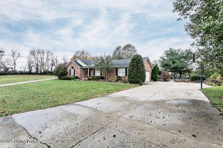 2021 Shannon Dr, Bardstown, Kentucky image 2