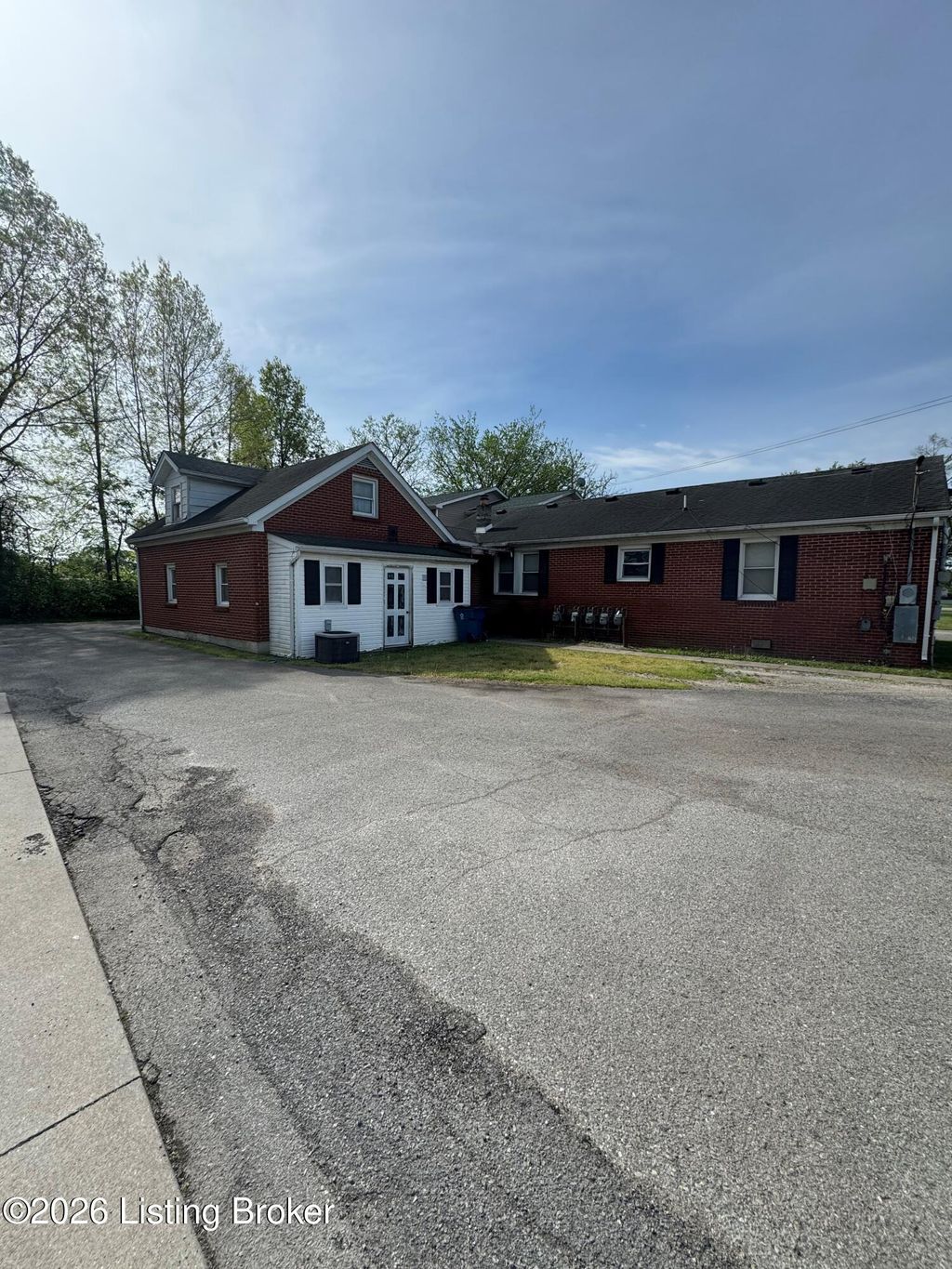 Photo of 138 Patterson Ln, Shepherdsville, KY 40165 (MLS # 1714635)