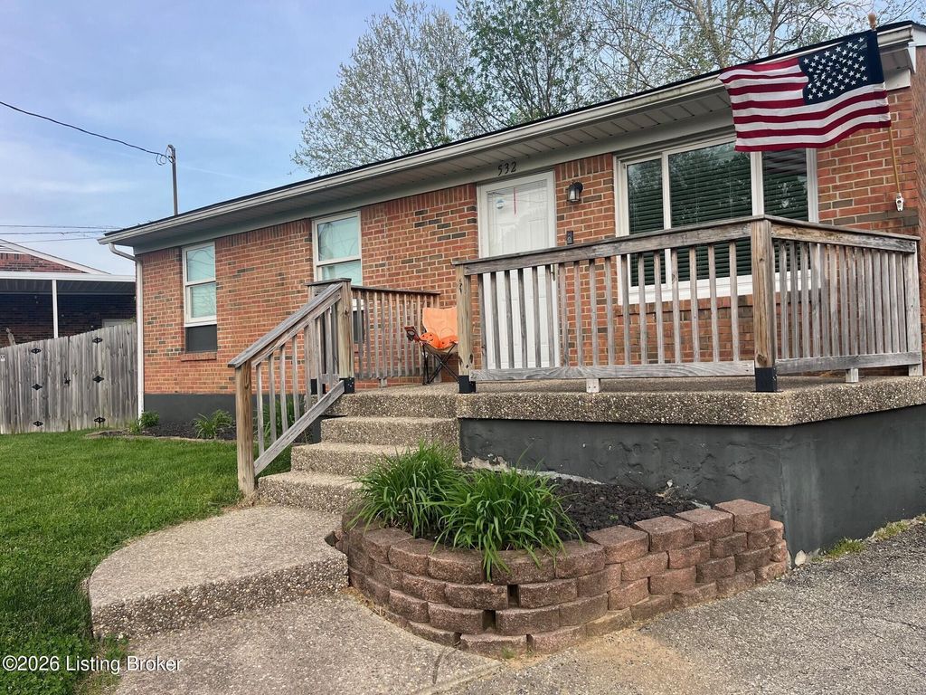 Photo of 532 S Steedland Dr, Louisville, KY 40229 (MLS # 1714628)