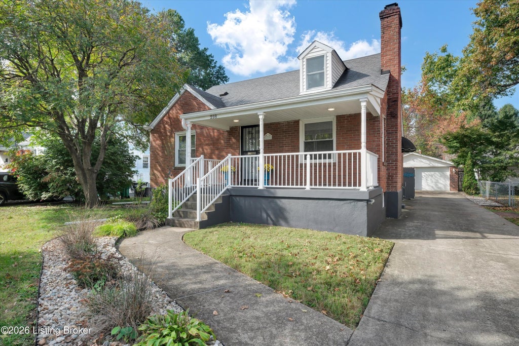 Photo of 218 Tyne Rd, Louisville, KY 40207 (MLS # 1729111)