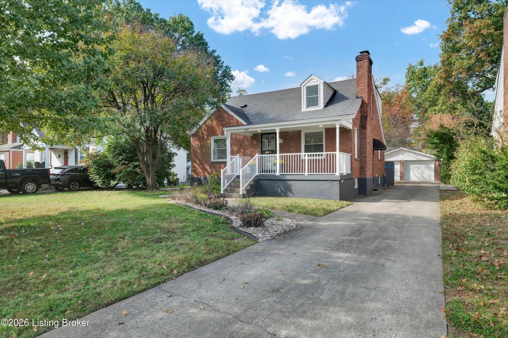 Photo of 218 Tyne Rd, Louisville, KY 40207 (MLS # 1729111)