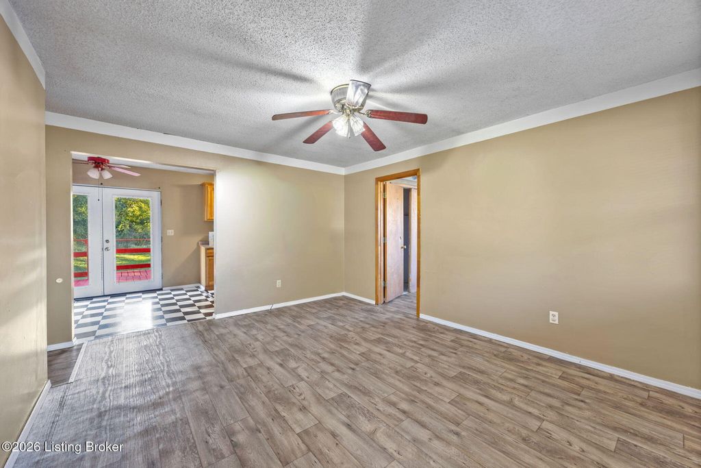 Photo of 814 W Madison St, Franklin, KY 42134 (MLS # 1708511)