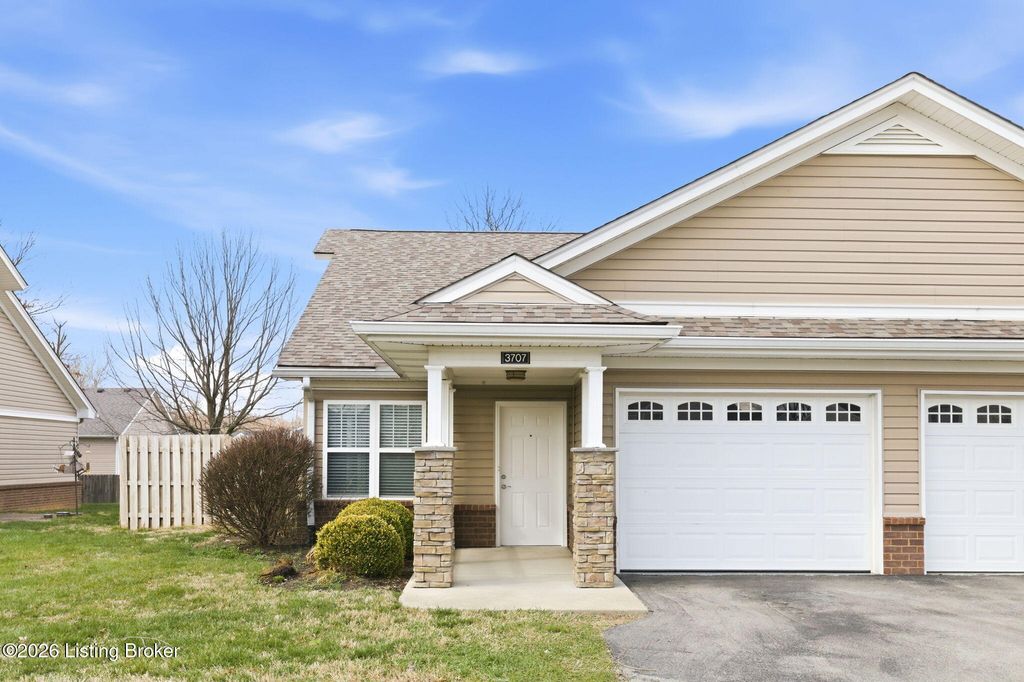 Photo of 3707 Tuscany Valley Dr, Louisville, KY 40219 (MLS # 1711002)