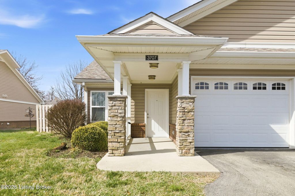 Photo of 3707 Tuscany Valley Dr, Louisville, KY 40219 (MLS # 1711002)