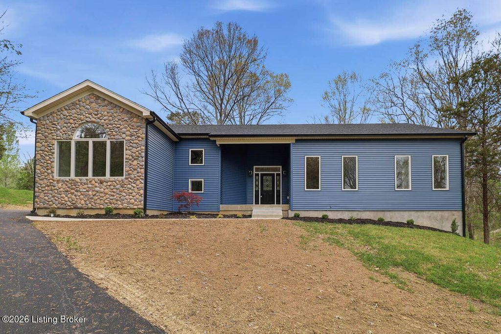 Photo of 375 Wood Valley Ln, Louisville, KY 40299 (MLS # 1716953)