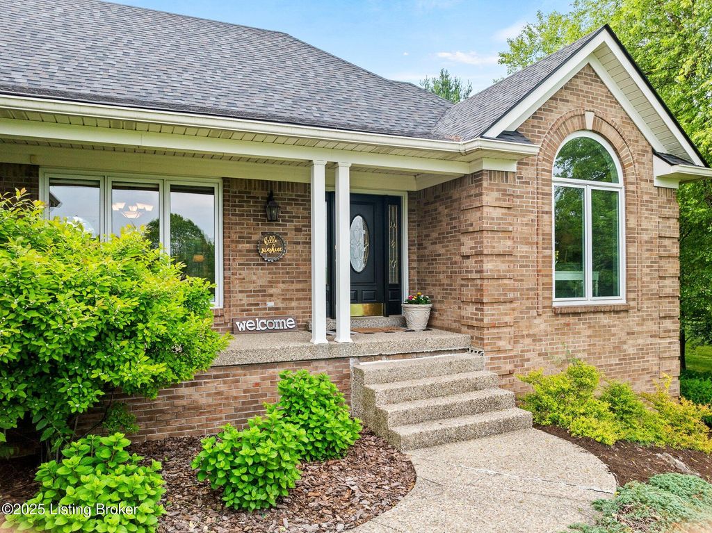 Photo of 4405 Carolyn Ct, Crestwood, KY 40014 (MLS # 1697241)