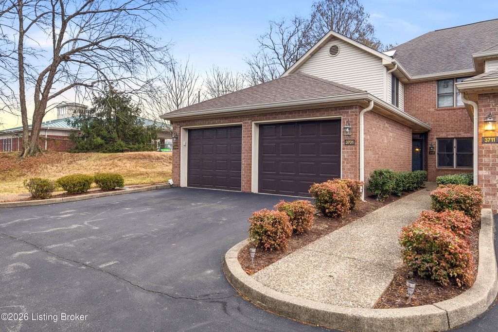 Photo of 3701 Hurstbourne Ridge Blvd, Louisville, KY 40299 (MLS # 1709671)