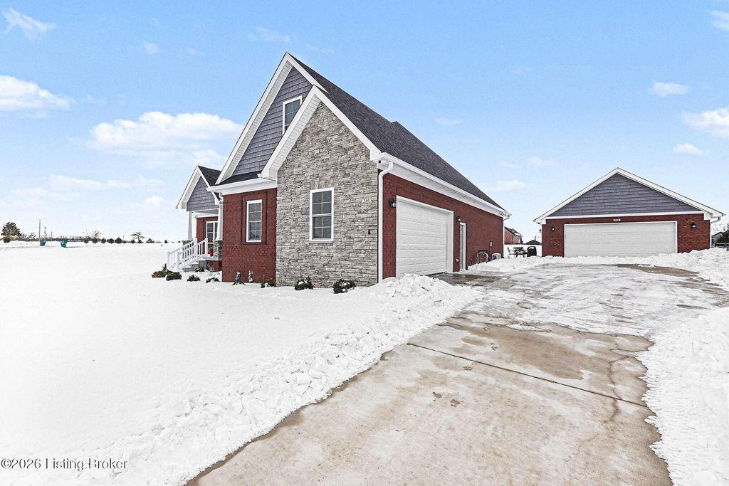 Photo of 240 Brennan Ct, Shepherdsville, KY 40165 (MLS # 1708110)