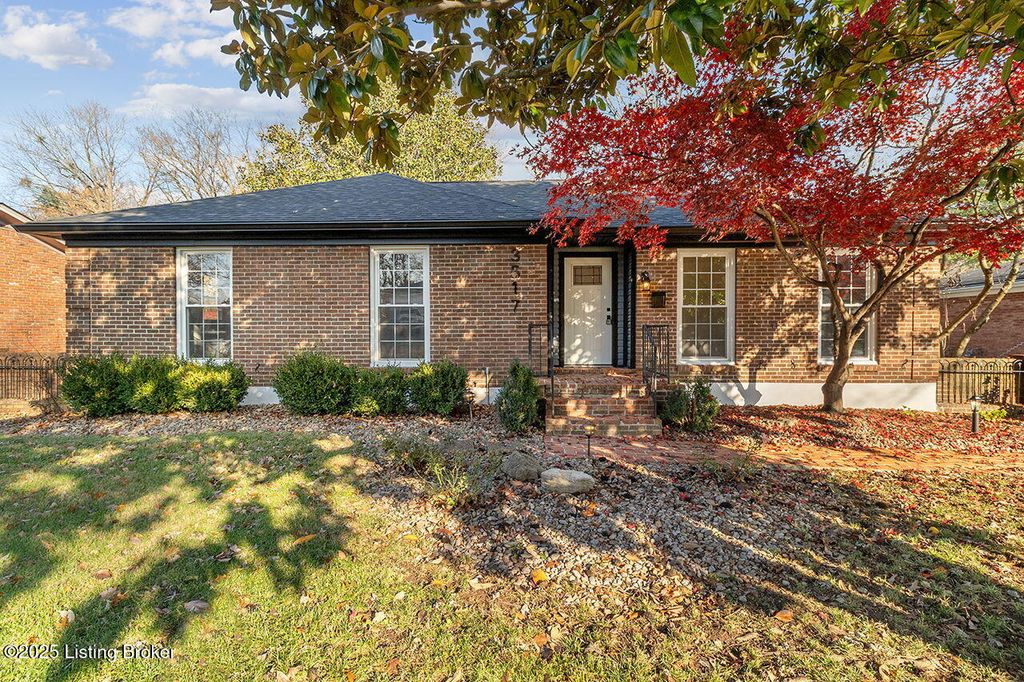 Photo of 3517 Leith Ln, Louisville, KY 40218 (MLS # 1704125)