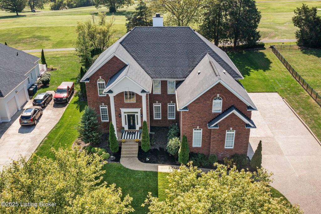 Photo of 1606 Mahogany Run Dr, La Grange, KY 40031 (MLS # 1699950)