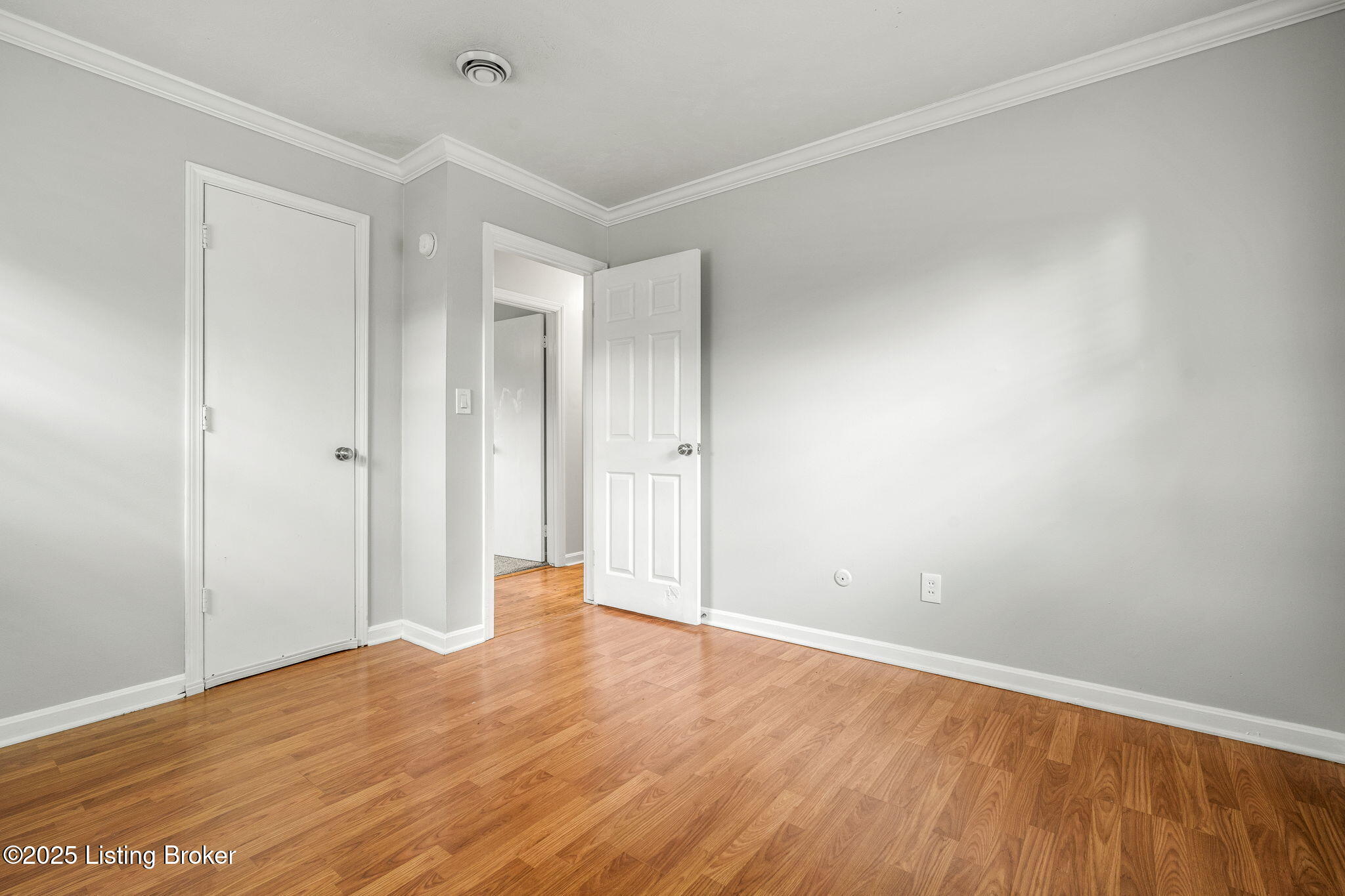 2404 Silverbrook Ave, Louisville, Kentucky image 22