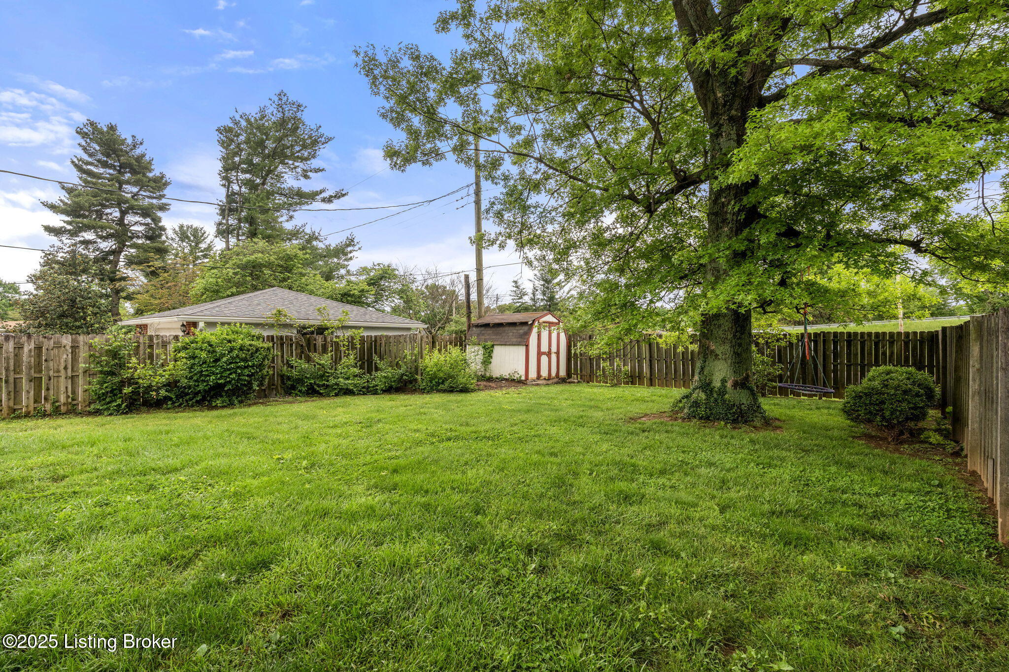2404 Silverbrook Ave, Louisville, Kentucky image 35