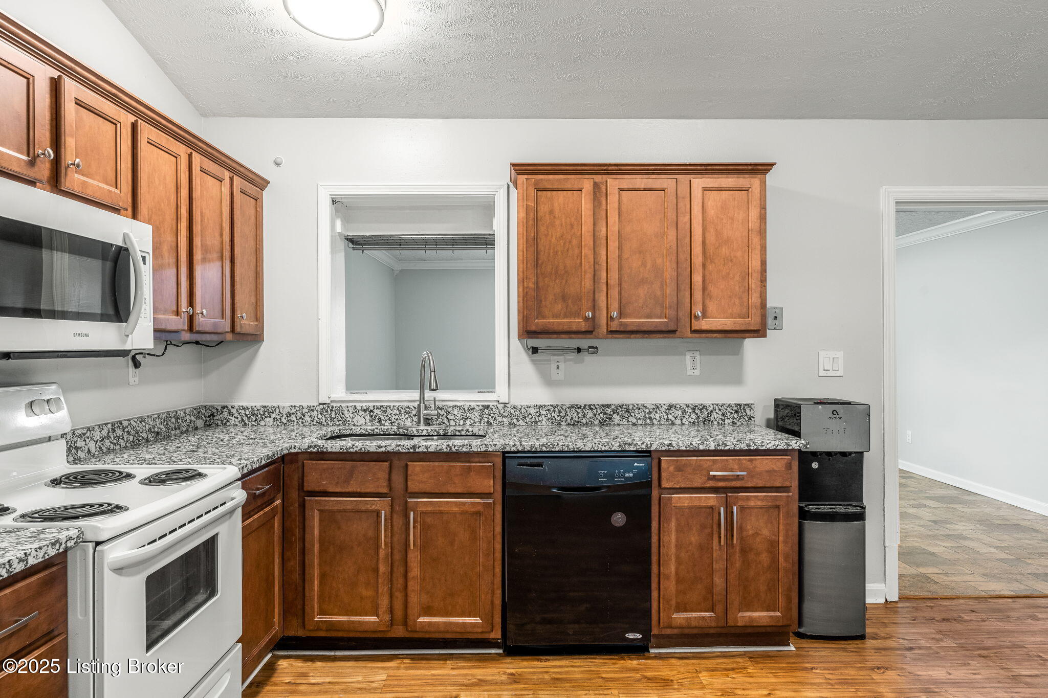 2404 Silverbrook Ave, Louisville, Kentucky image 12
