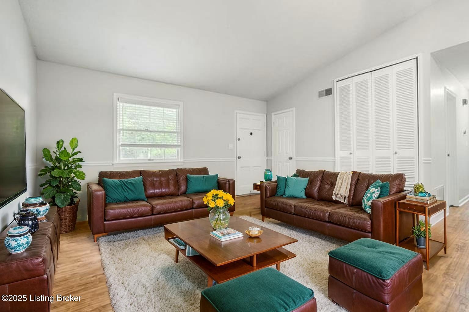 2404 Silverbrook Ave, Louisville, Kentucky image 8