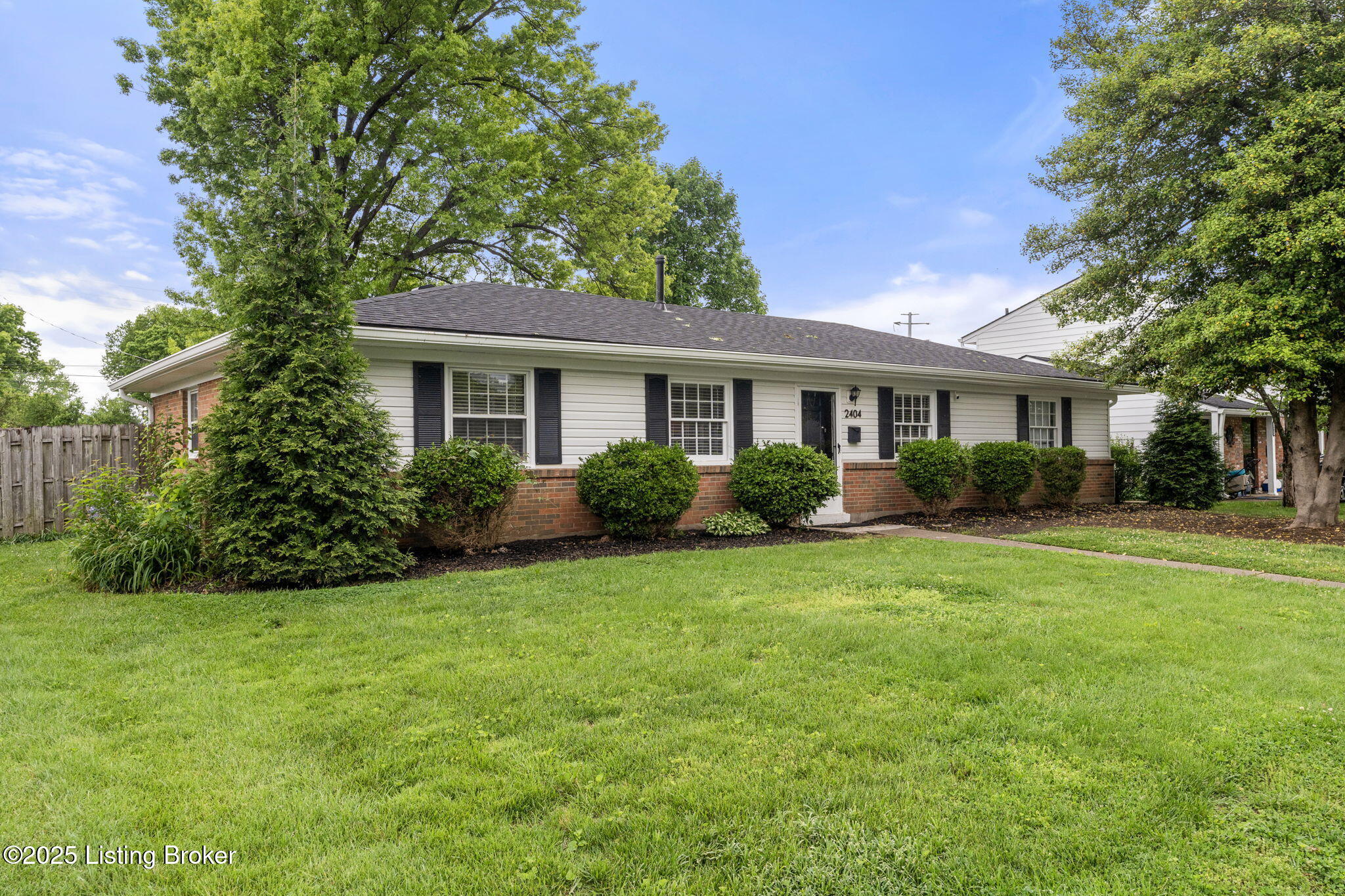2404 Silverbrook Ave, Louisville, Kentucky image 2