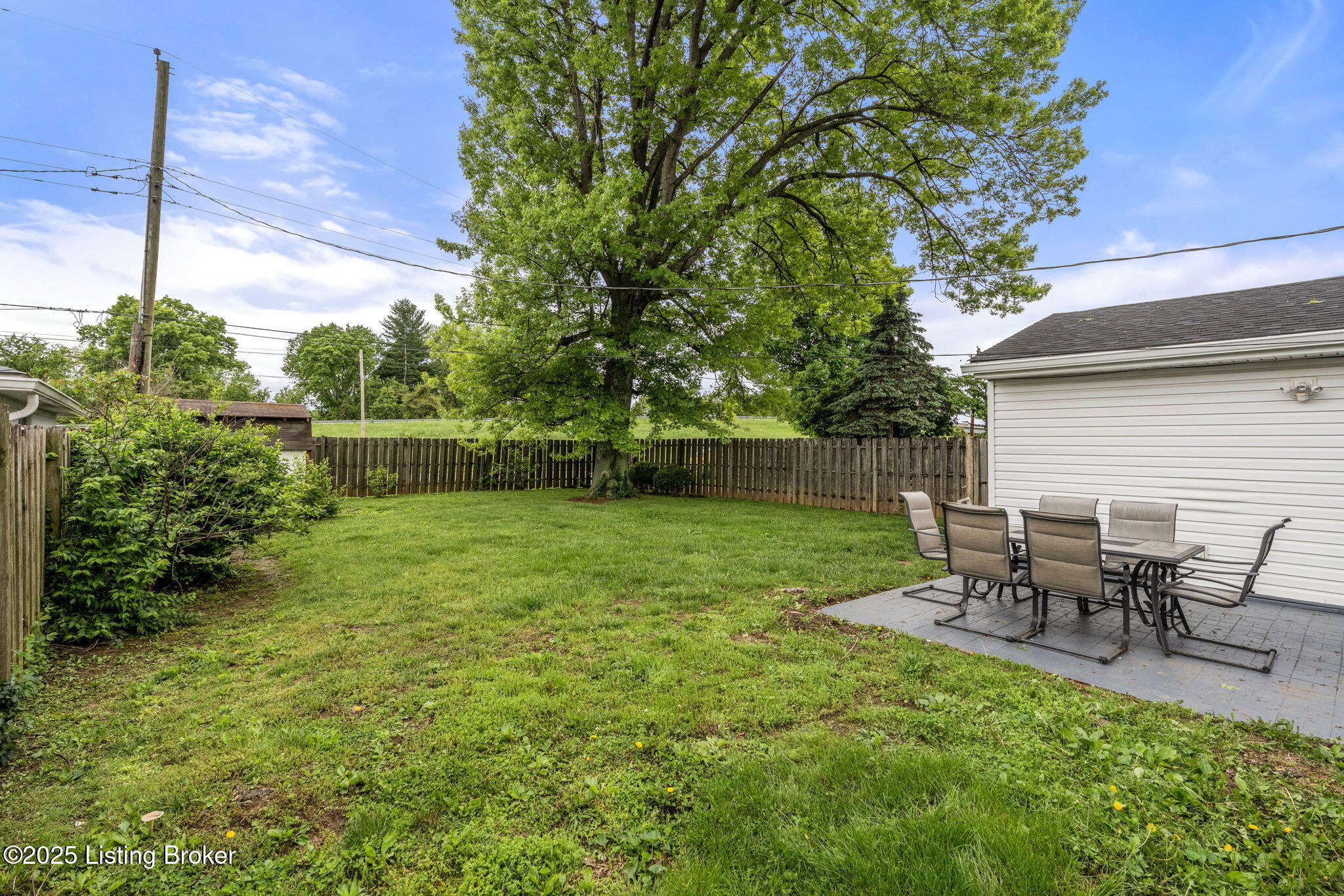 2404 Silverbrook Ave, Louisville, Kentucky image 32