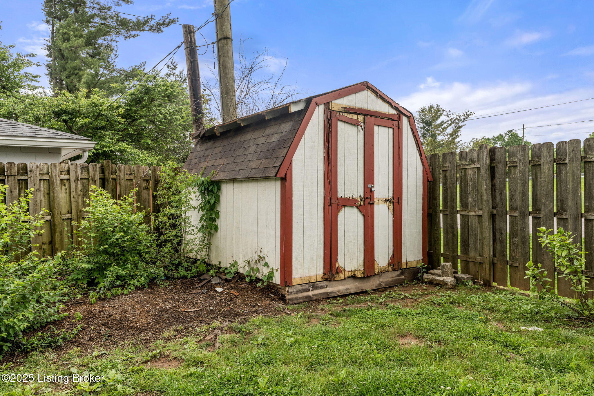 2404 Silverbrook Ave, Louisville, Kentucky image 37