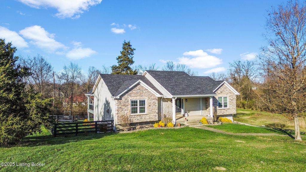 Photo of 7000 Colton Rd, Crestwood, KY 40014 (MLS # 1705102)