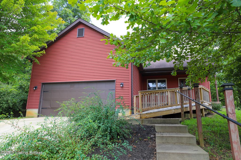 Photo of 384 Schoolside Dr, Brandenburg, KY 40108 (MLS # 1709418)