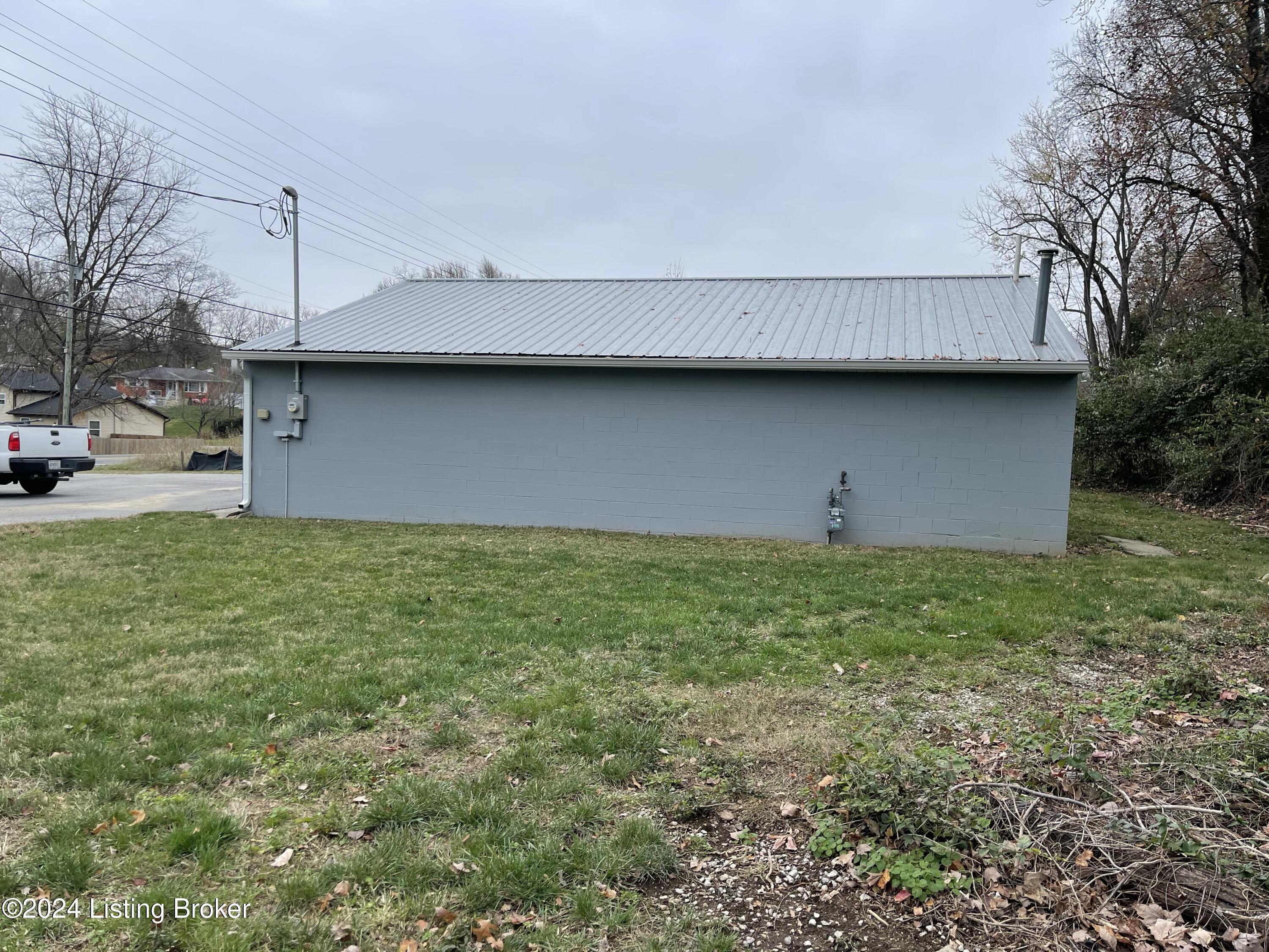 4900 Manslick Rd, Louisville, Kentucky image 3
