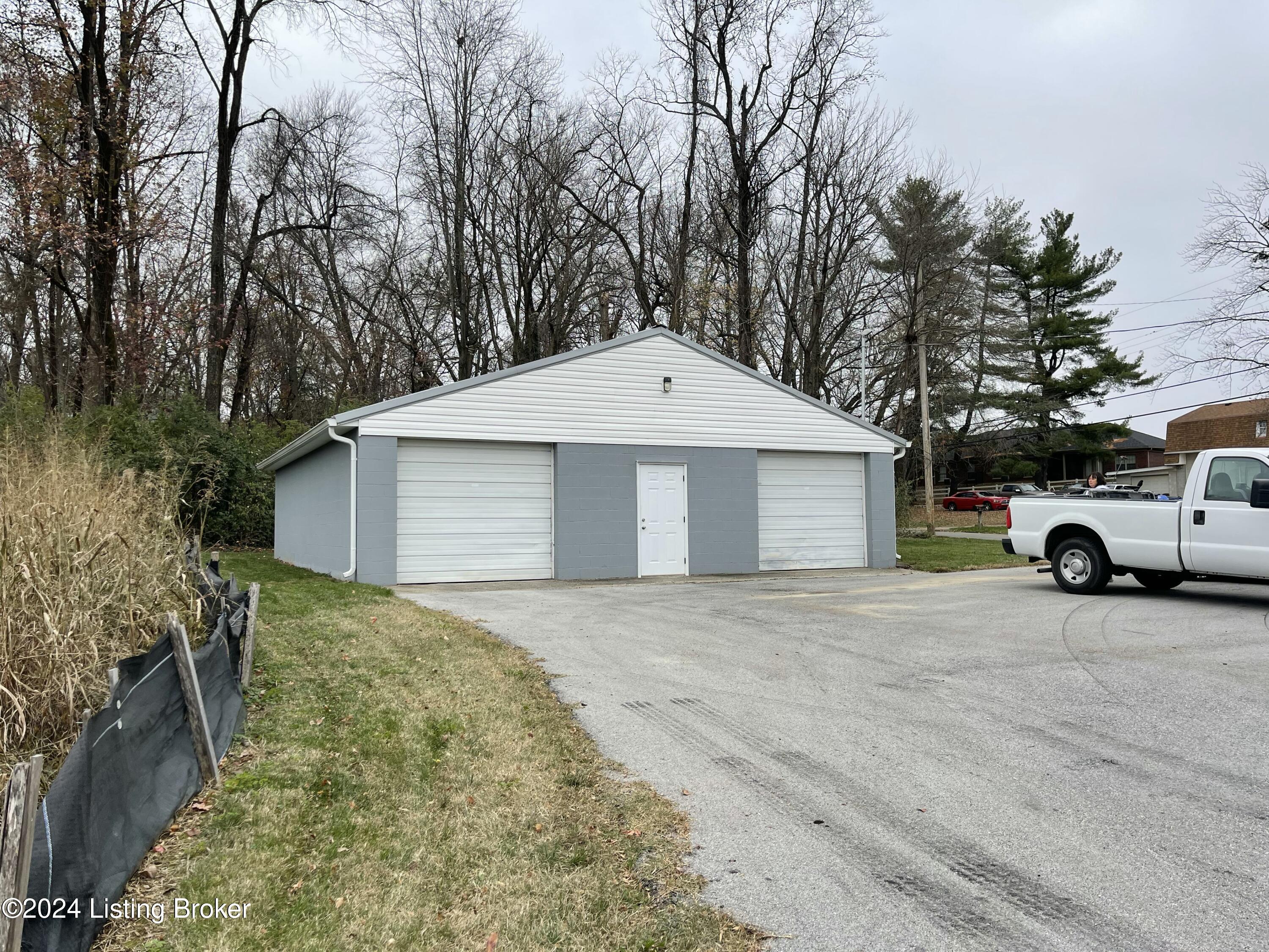 4900 Manslick Rd, Louisville, Kentucky image 6