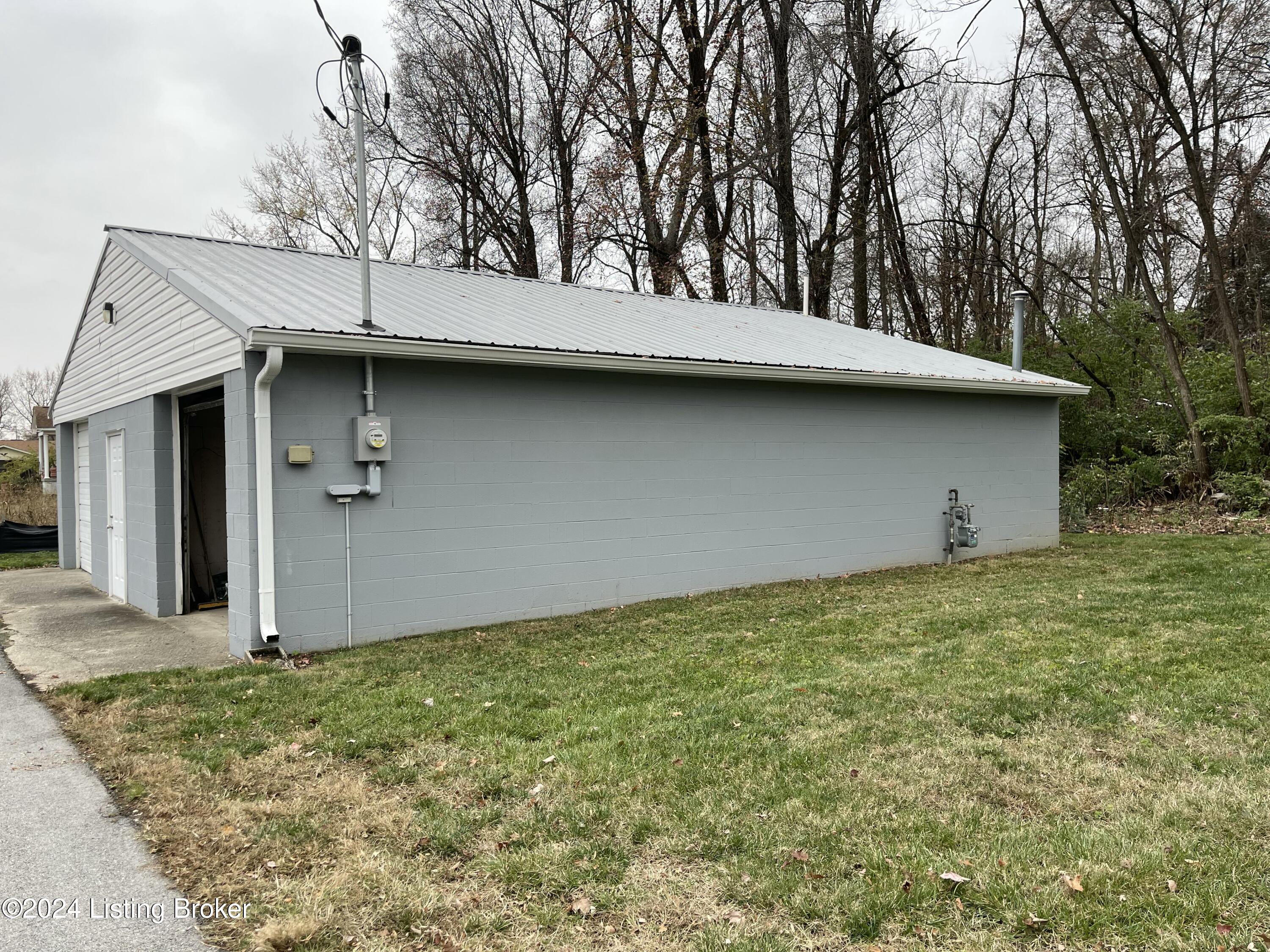4900 Manslick Rd, Louisville, Kentucky image 2