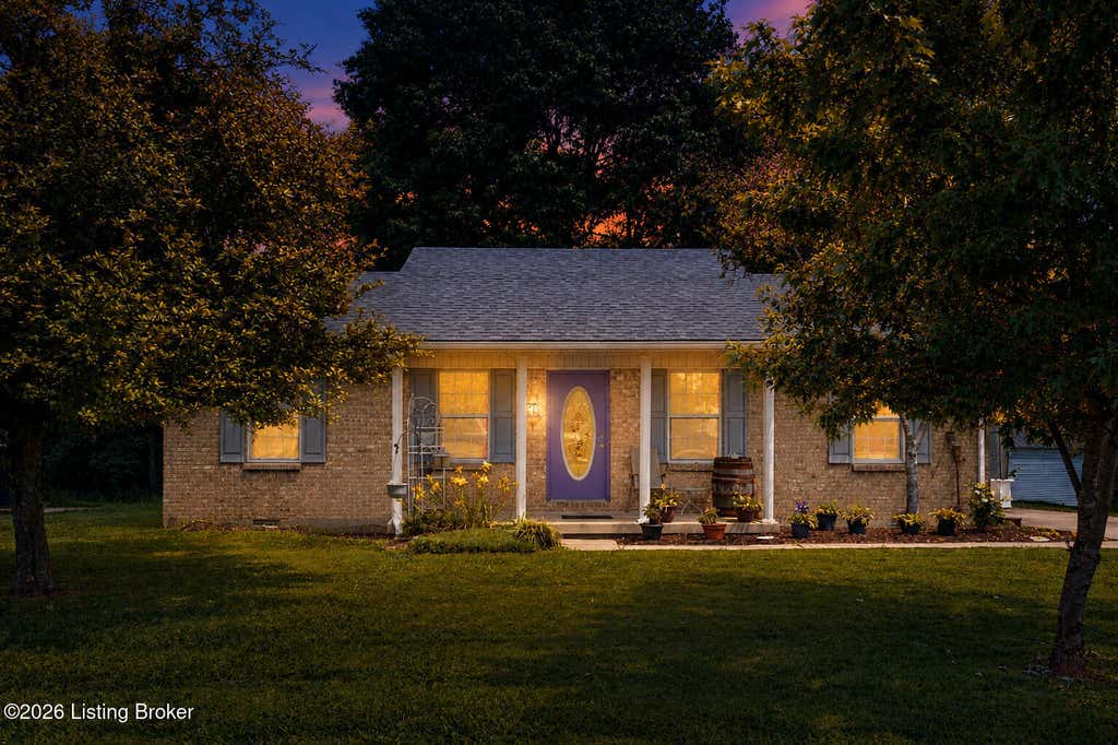 Photo of 108 Pittsburg St, Bardstown, KY 40004 (MLS # 1725810)