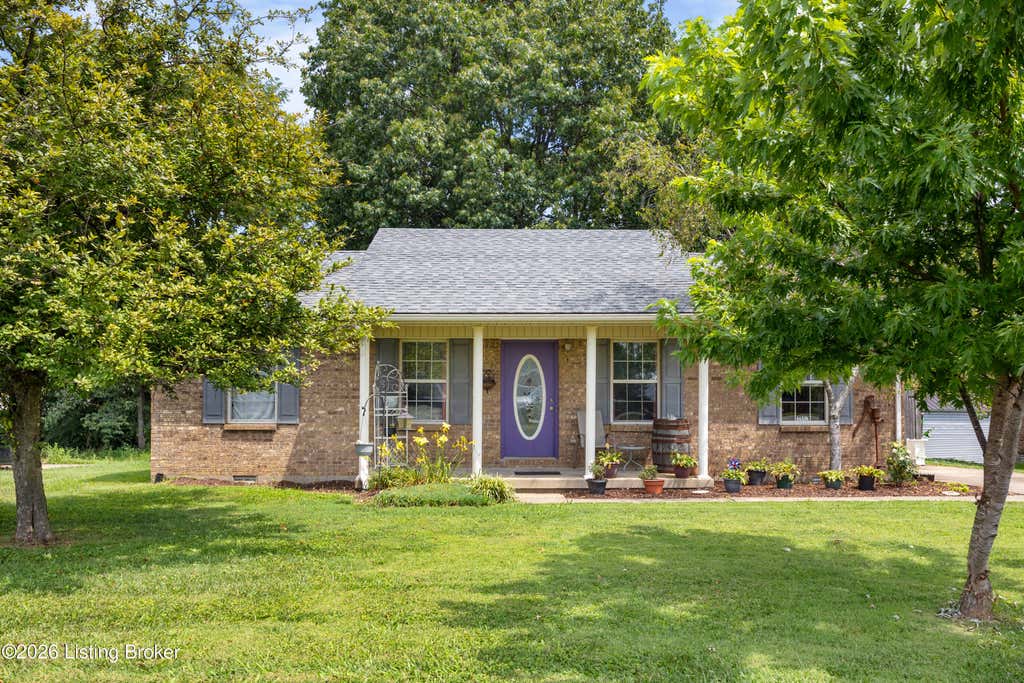 Photo of 108 Pittsburg St, Bardstown, KY 40004 (MLS # 1725810)