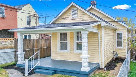 Tiny photo for 1113 Longfield Ave, Louisville, KY 40215 (MLS # 1730978)