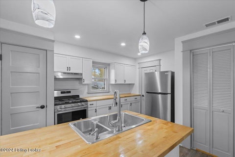 Tiny photo for 1113 Longfield Ave, Louisville, KY 40215 (MLS # 1730978)