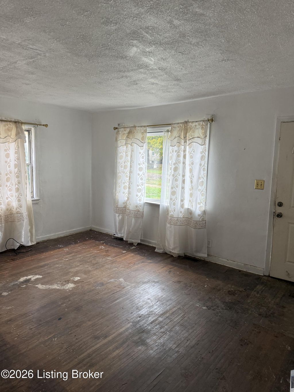 Photo of 1115 Plato Terrace, Louisville, KY 40211 (MLS # 1707731)