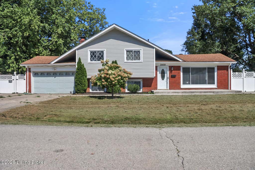Photo of 3409 Peleske Dr, Louisville, KY 40216 (MLS # 1725444)