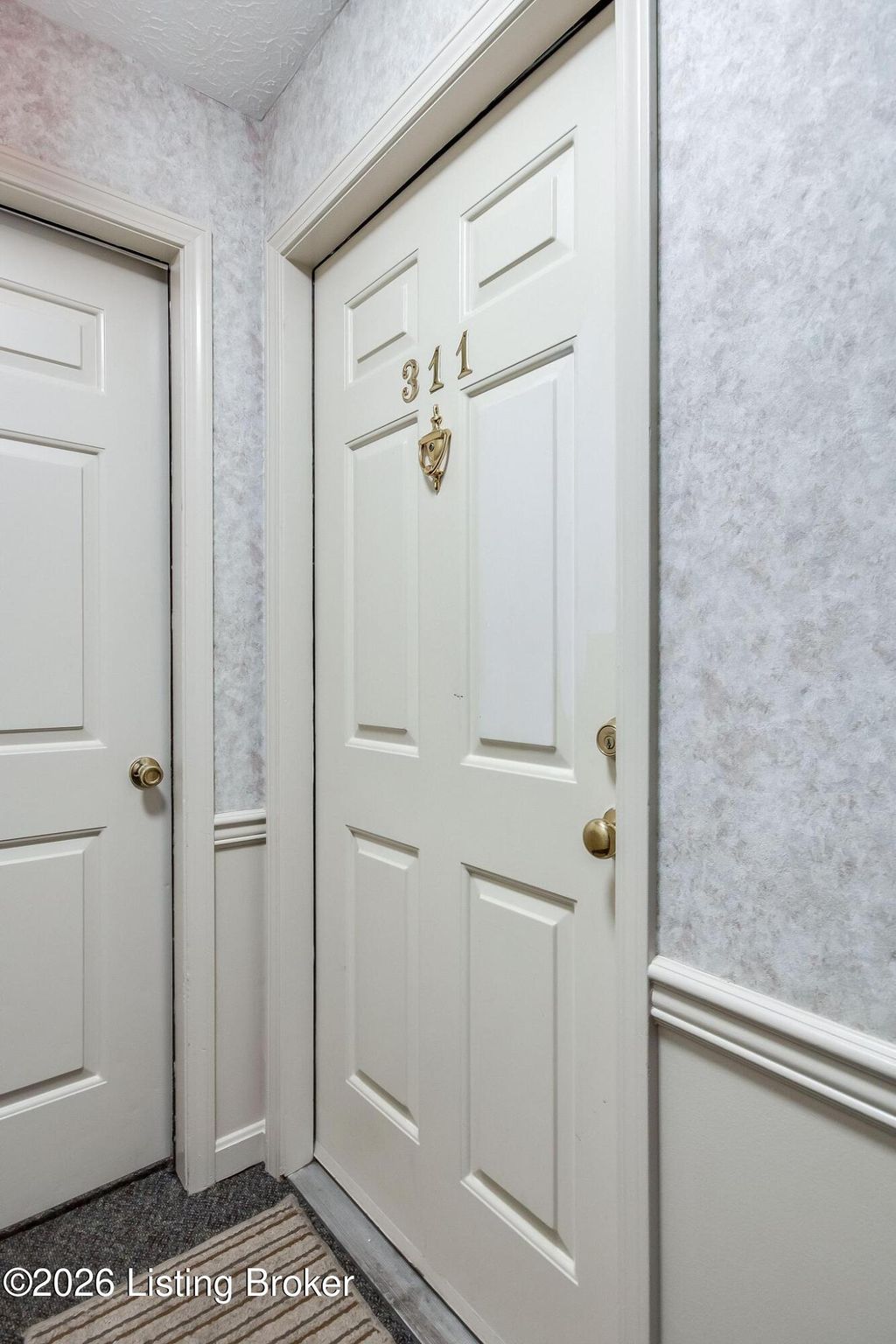 Photo of 311 Donard Park Ave, Louisville, KY 40218 (MLS # 1712750)