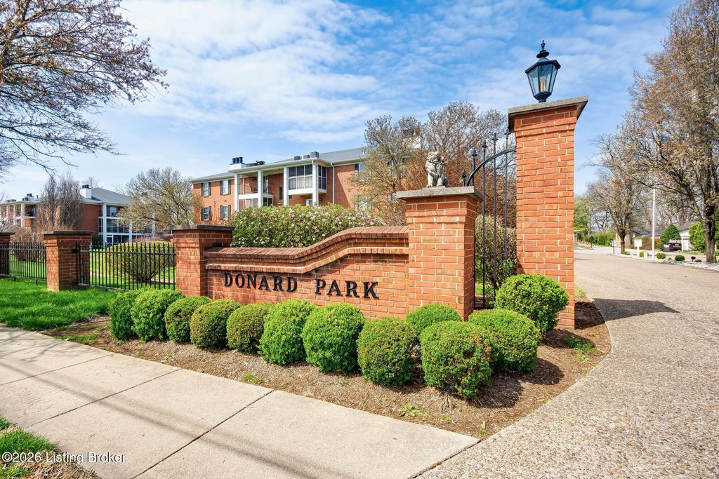 Photo of 311 Donard Park Ave, Louisville, KY 40218 (MLS # 1712750)