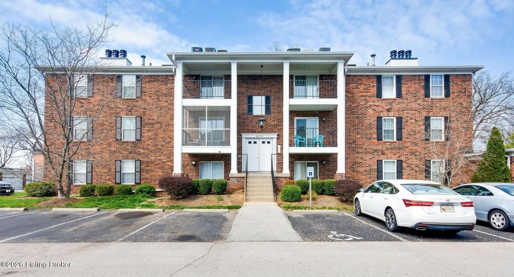 Photo of 311 Donard Park Ave, Louisville, KY 40218 (MLS # 1712750)