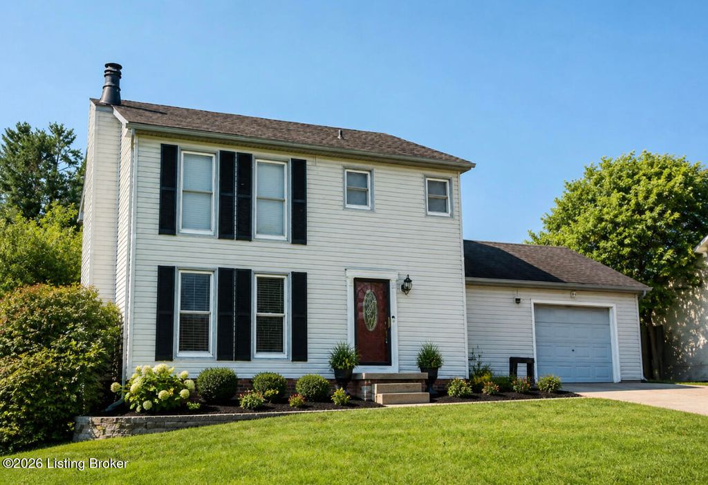 Photo of 315 Tophill Dr, Shelbyville, KY 40065 (MLS # 1716147)