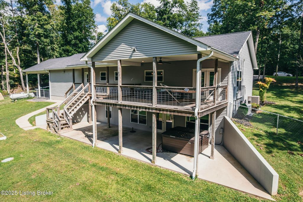 Photo of 164 Greenshores Cir Ln, McDaniels, KY 40152 (MLS # 1712252)