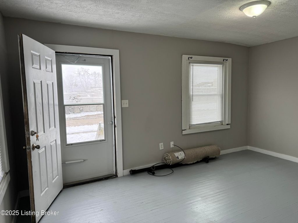 Photo of 2027 S 41st St, Louisville, KY 40211 (MLS # 1704709)