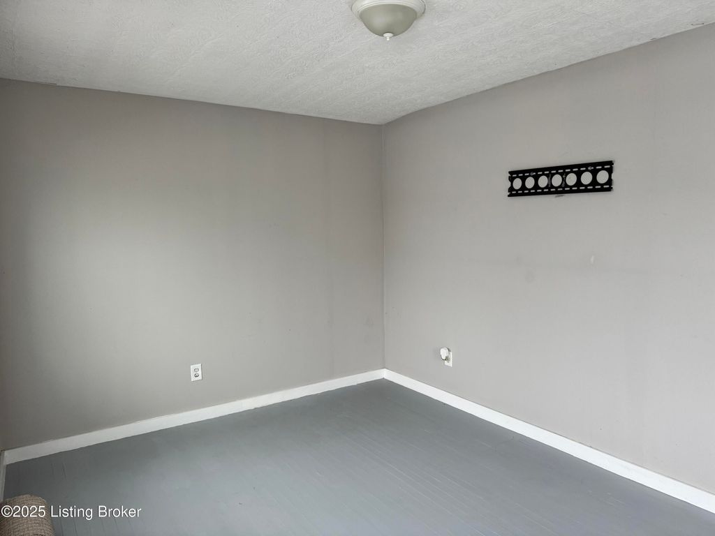 Photo of 2027 S 41st St, Louisville, KY 40211 (MLS # 1704709)