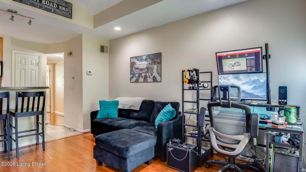 Photo of 1856 Frankfort Ave #APT 6, Louisville, KY 40206 (MLS # 1730920)