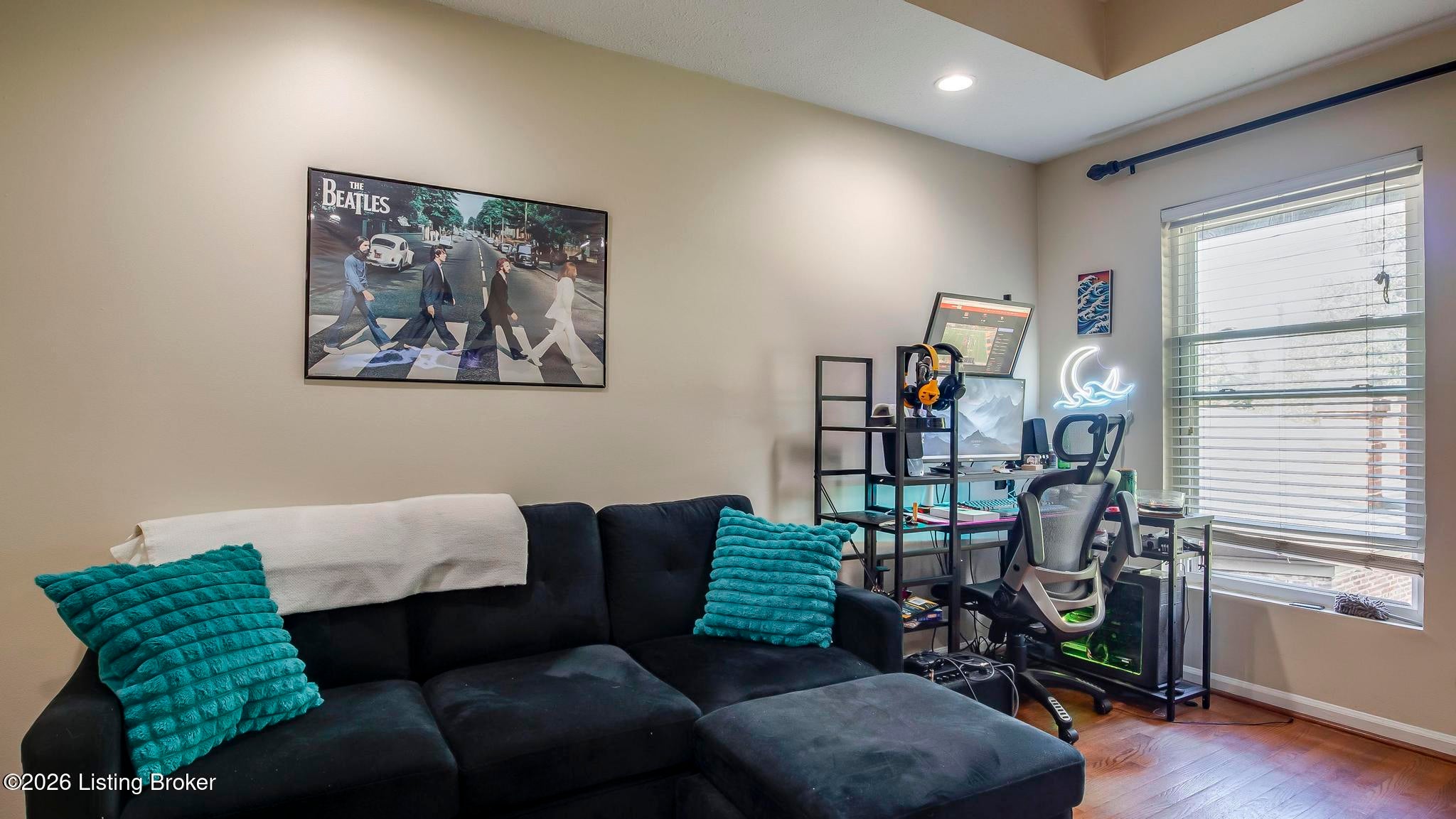 1856 Frankfort Ave APT 6