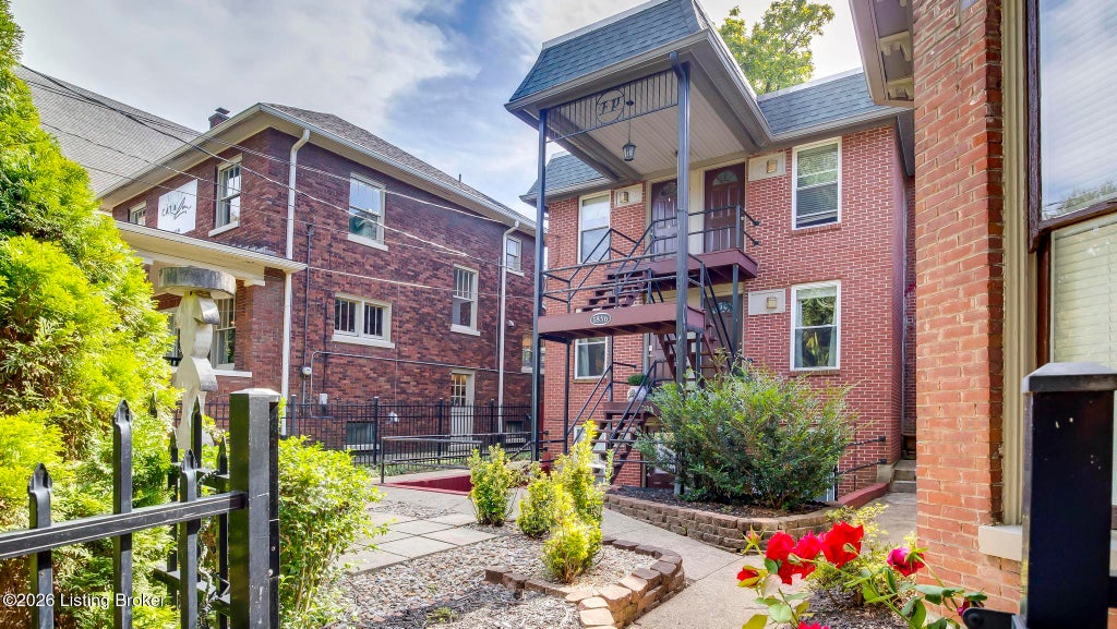 Photo of 1856 Frankfort Ave #APT 6, Louisville, KY 40206 (MLS # 1730920)
