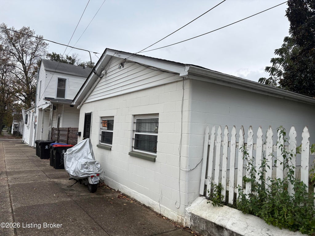 Photo of 1100 Ash St, Louisville, KY 40217 (MLS # 1732179)